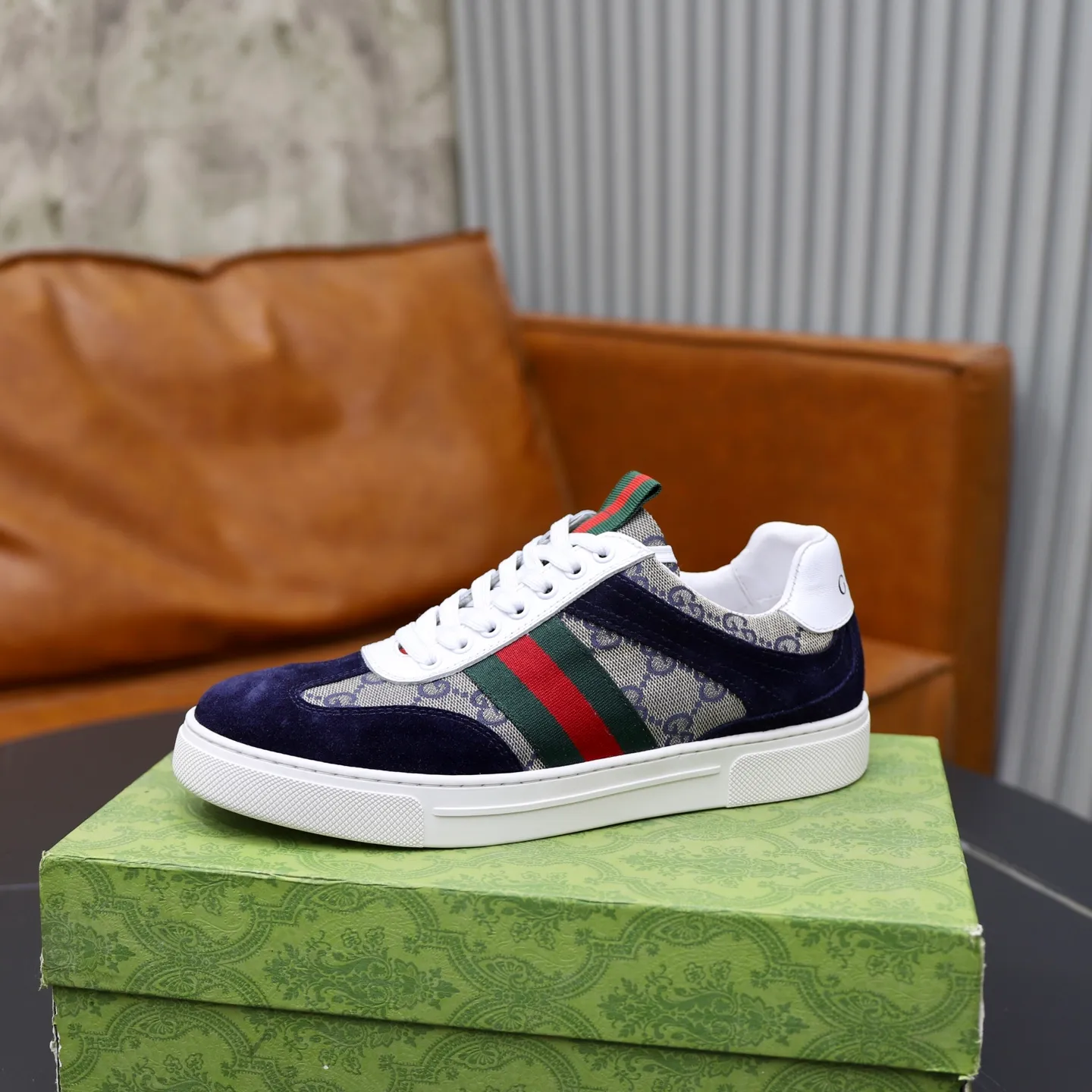 Ex-factory price: 440💰🙅‍♂️🙅‍♂️🙅‍♂️ Brand: GUCCI Standard code: 38-44 (45 customized) Grade: Same as the official website Material: Original material splicing Comfortable and breathable lining Lightweight and wear-resistant sports outsole Style category: Men's fashionable casual shoes Running sneakers Distinguished luxury brand elements Top luxury Color: actual picture color